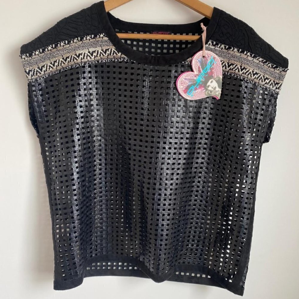 NWT Custo Barcelona Enderra Open Weave Cur Out Black Top T-Shirt Medium (M)
